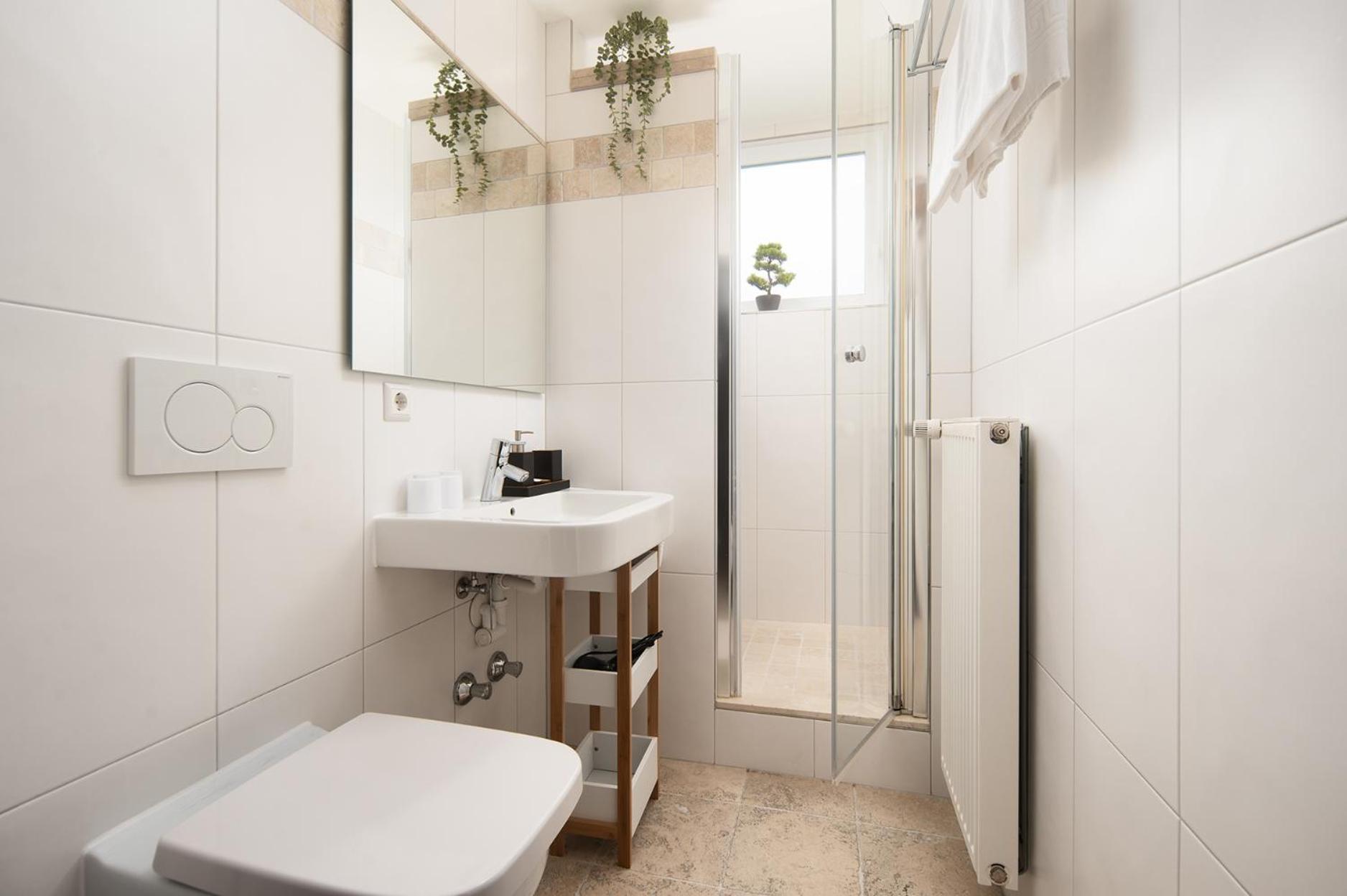 Hotel Vier Jahreszeiten Therme & Kliniken Bad Krozingen Naehe Freiburg & Schwarzwald Ideal Fuer Wellness Kur & Business Ausfluege 24H Check In- Wlan & Parken Gratis Extérieur photo