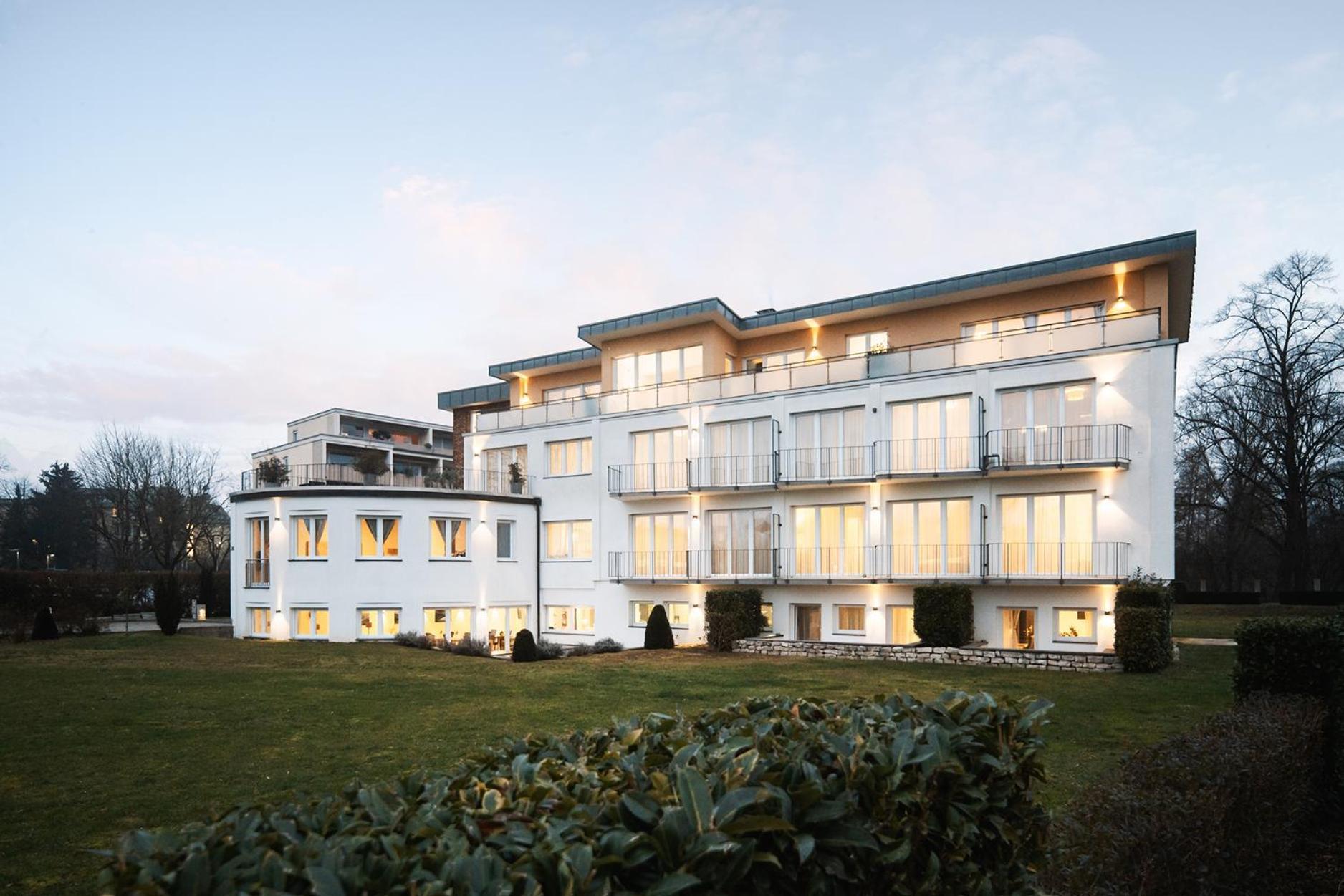 Hotel Vier Jahreszeiten Therme & Kliniken Bad Krozingen Naehe Freiburg & Schwarzwald Ideal Fuer Wellness Kur & Business Ausfluege 24H Check In- Wlan & Parken Gratis Extérieur photo
