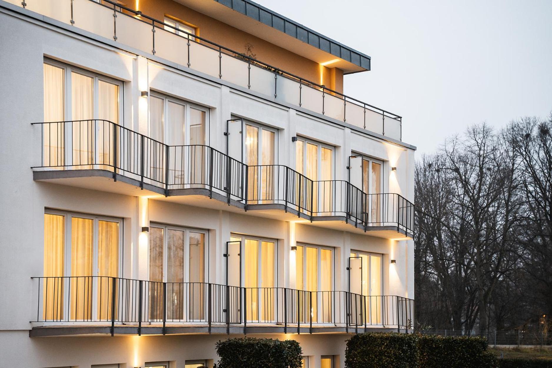 Hotel Vier Jahreszeiten Therme & Kliniken Bad Krozingen Naehe Freiburg & Schwarzwald Ideal Fuer Wellness Kur & Business Ausfluege 24H Check In- Wlan & Parken Gratis Extérieur photo