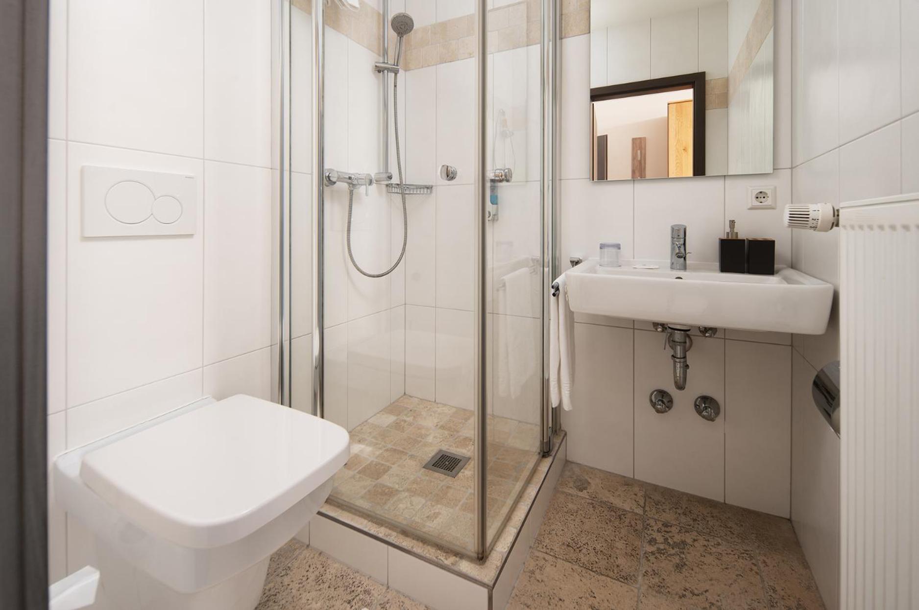 Hotel Vier Jahreszeiten Therme & Kliniken Bad Krozingen Naehe Freiburg & Schwarzwald Ideal Fuer Wellness Kur & Business Ausfluege 24H Check In- Wlan & Parken Gratis Extérieur photo