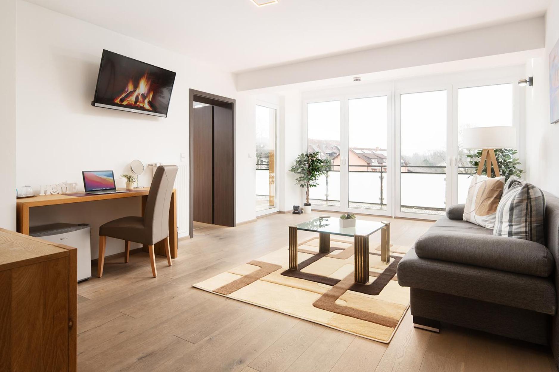 Hotel Vier Jahreszeiten Therme & Kliniken Bad Krozingen Naehe Freiburg & Schwarzwald Ideal Fuer Wellness Kur & Business Ausfluege 24H Check In- Wlan & Parken Gratis Extérieur photo