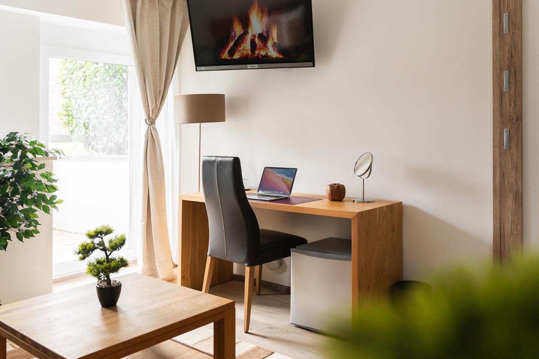 Hotel Vier Jahreszeiten Therme & Kliniken Bad Krozingen Naehe Freiburg & Schwarzwald Ideal Fuer Wellness Kur & Business Ausfluege 24H Check In- Wlan & Parken Gratis Extérieur photo
