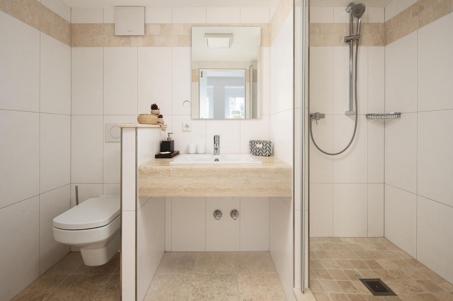 Hotel Vier Jahreszeiten Therme & Kliniken Bad Krozingen Naehe Freiburg & Schwarzwald Ideal Fuer Wellness Kur & Business Ausfluege 24H Check In- Wlan & Parken Gratis Extérieur photo
